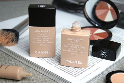 chanel vitalumiere aqua b10 beige|Chanel vitalumiere liquid foundation.